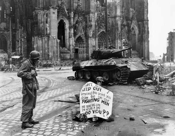 Köln 4 Nisan 1945
