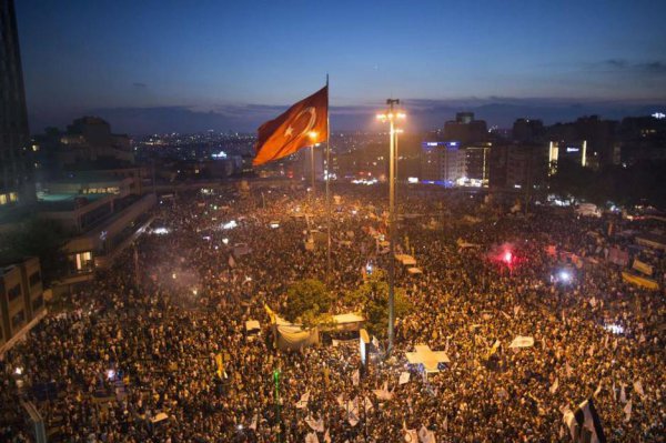 AKP'nin Baskılarına Karşı Gezi parkı gösterileri Haziran 2013