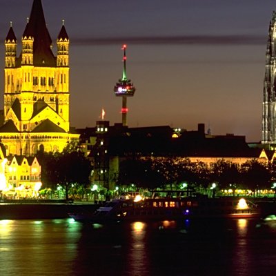CologneSkylineAtNight.jpg