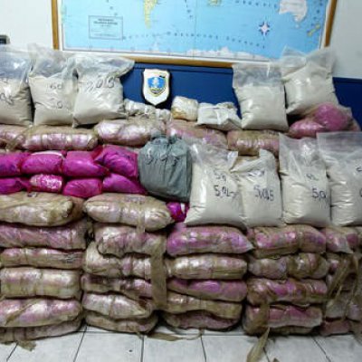 Belçikalı Türkler Yunanistan'da 500 kilo eroinle yakalandı.