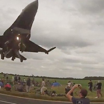 Solo Turk pilotu Yusuf Kurt İngiltere 2014 Waddington hava gösterisinde inişte!