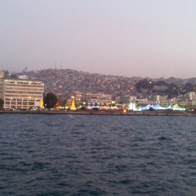 Karşıyaka vapurundan Konak görünümü