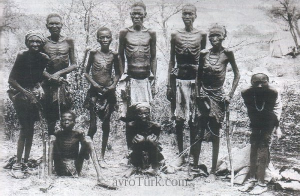 Namibya'da Almanların yaptığı soykırımdan kurtulan Herero'lar...