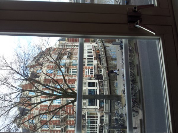 Amsterdam Güllüoğlu baklavacısının penceresinden -2
