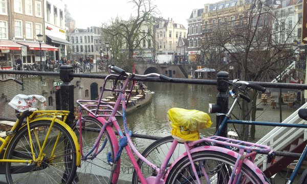 Hollanda kenti Utrecht'ten bir Kanal Görüntüsü